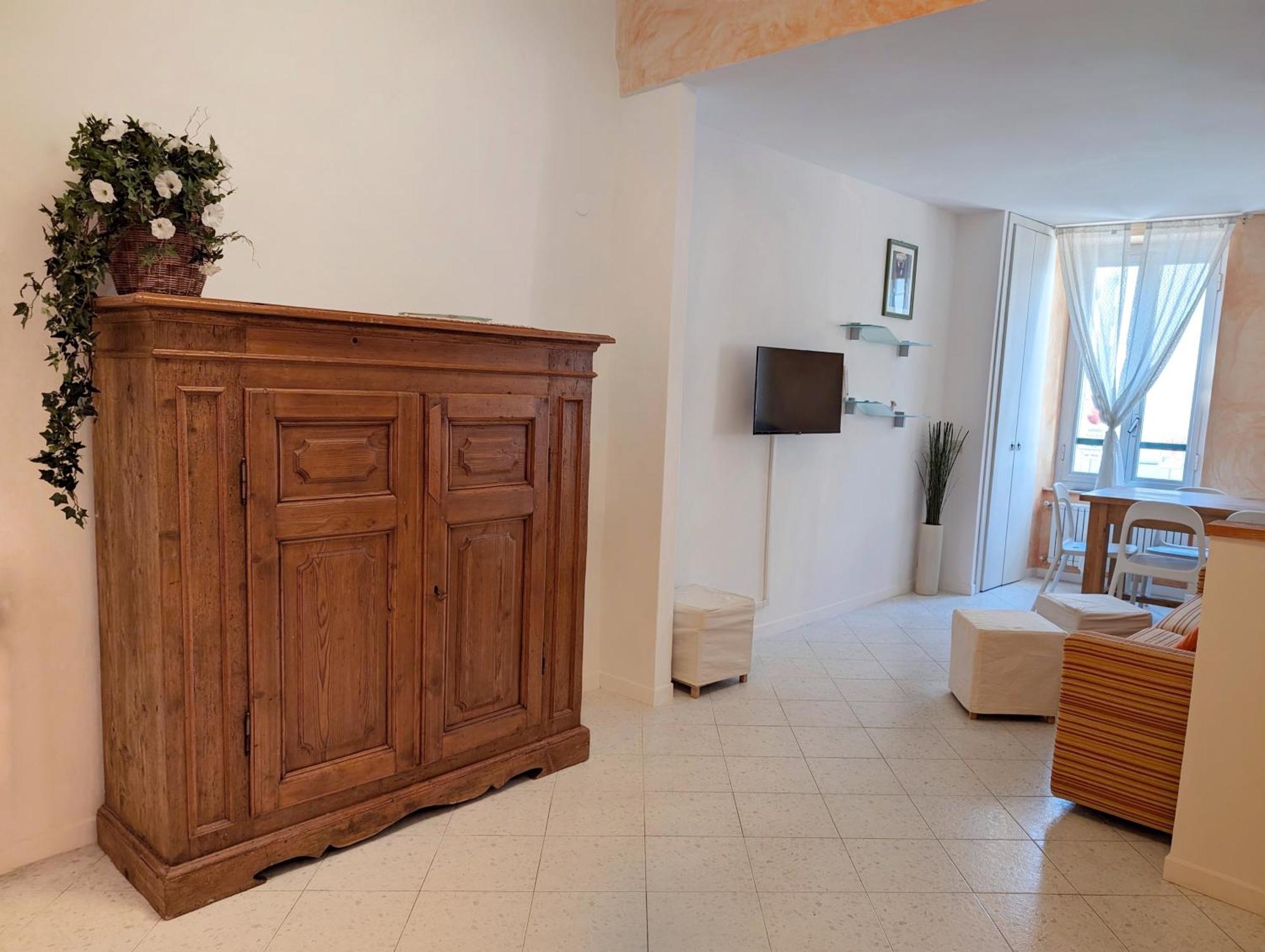 דירות ואראצה Casa Clementina מראה חיצוני תמונה